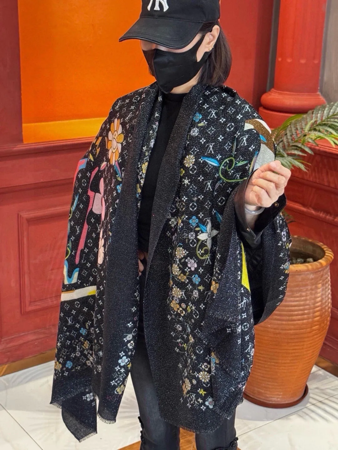Шарфы Louis Vuitton 18322184