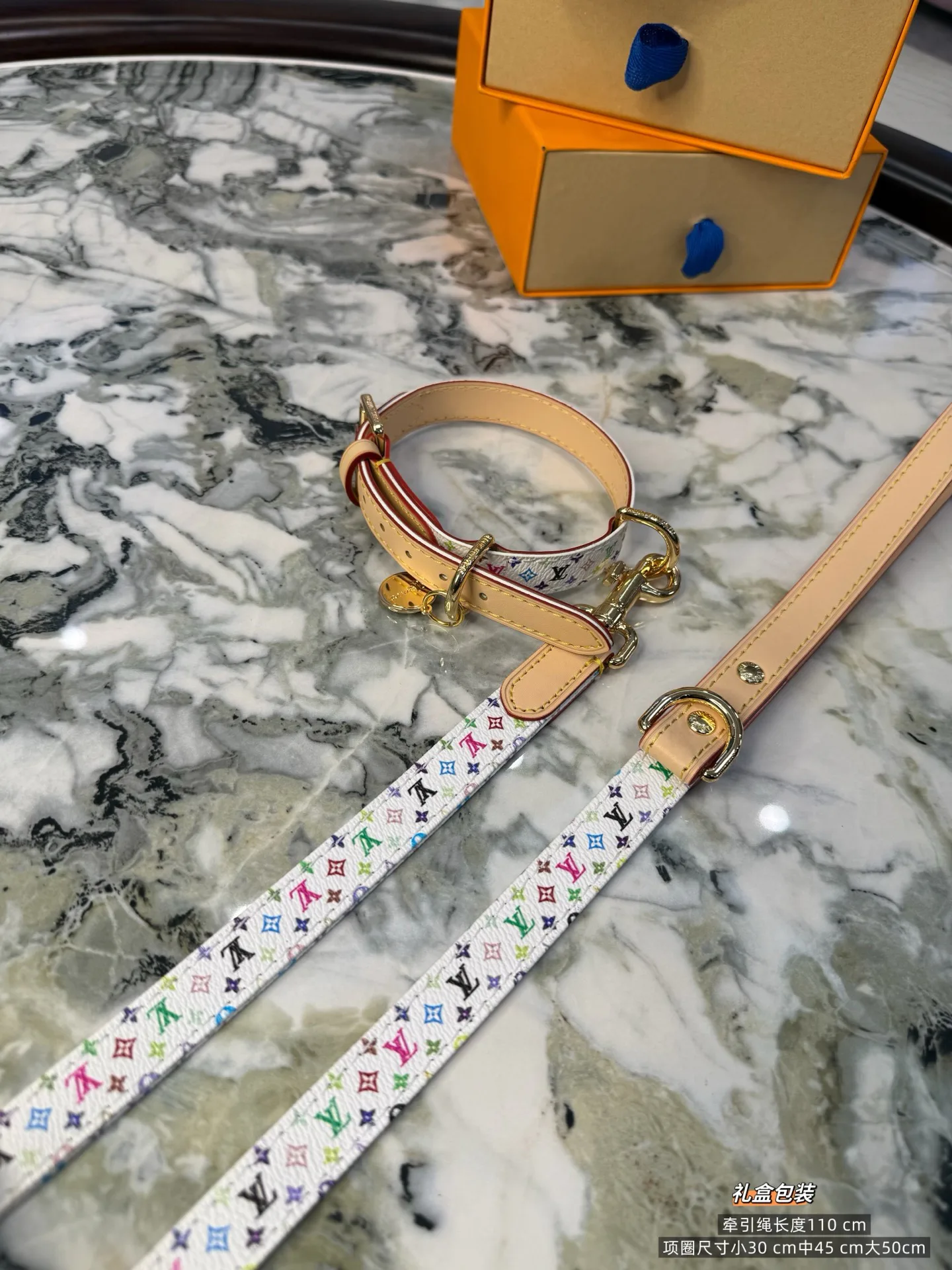 Текстиль Louis Vuitton 11888359