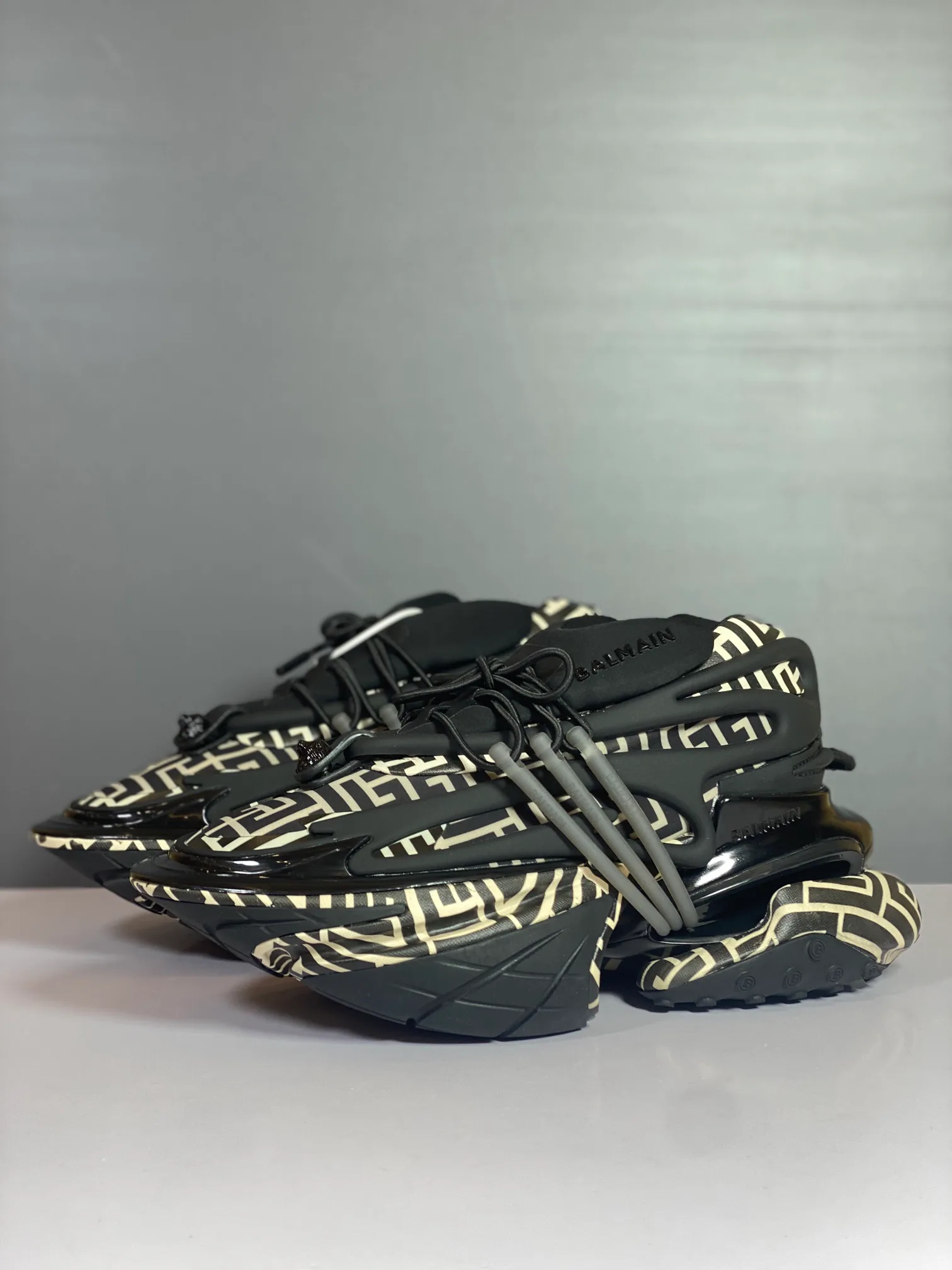 Кроссовки Женские Balmain 19184366