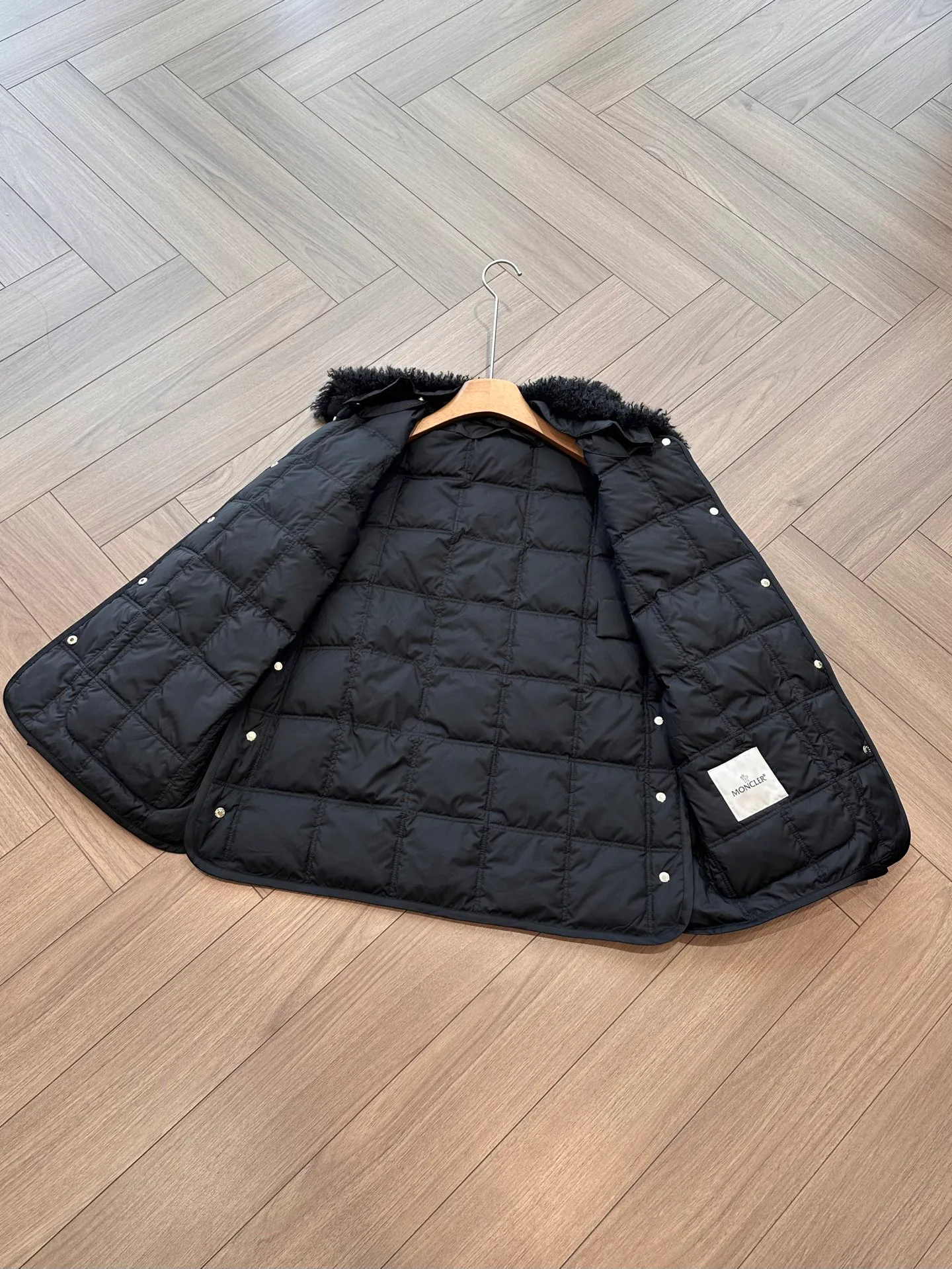 Куртки И Пуховики Женские Moncler 19476820