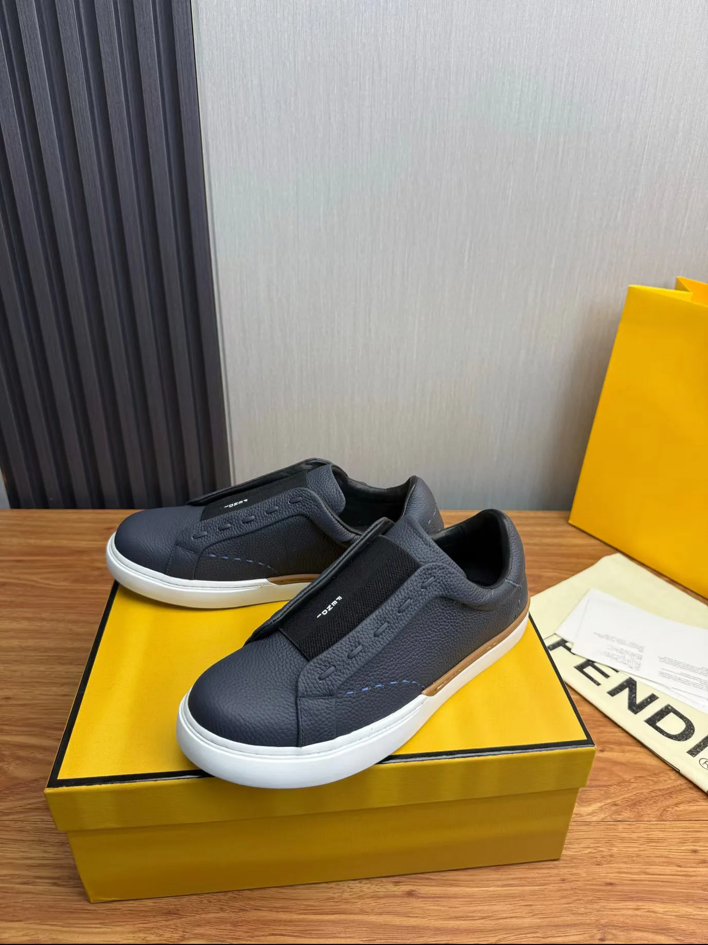 Кроссовки Мужские Fendi 18103056