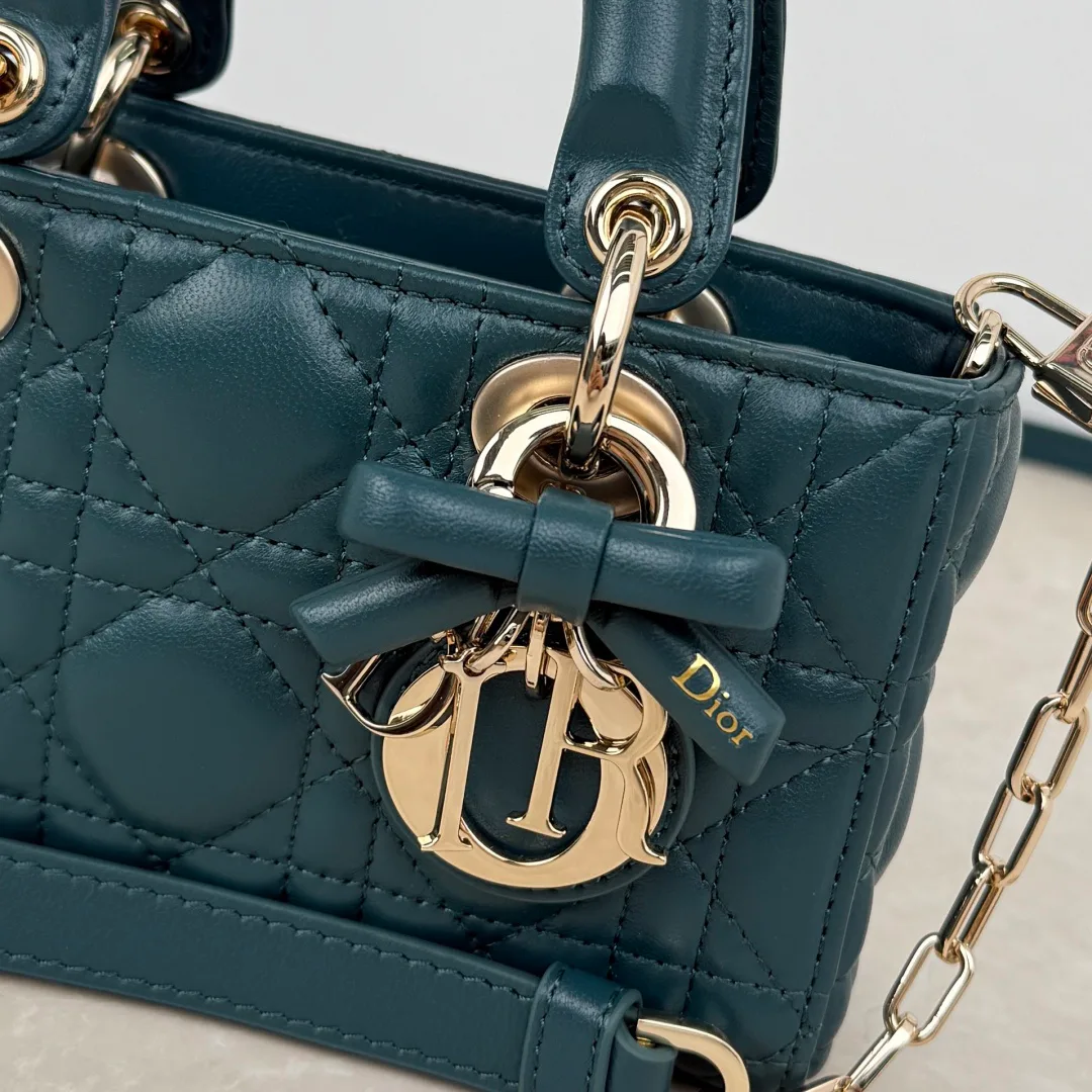 Классические Сумки Женские Christian Dior 18242052