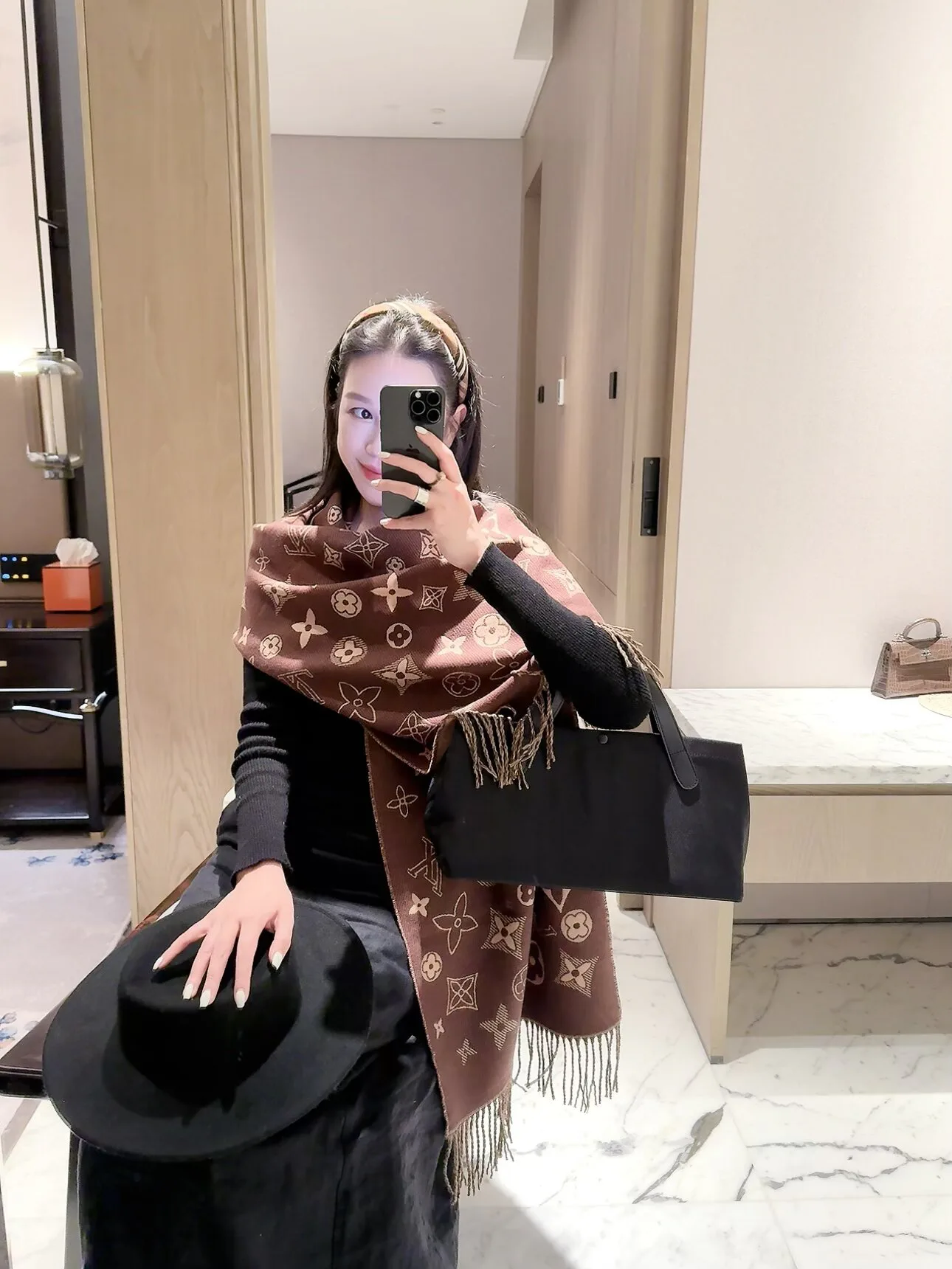 Шарфы Louis Vuitton 18377551