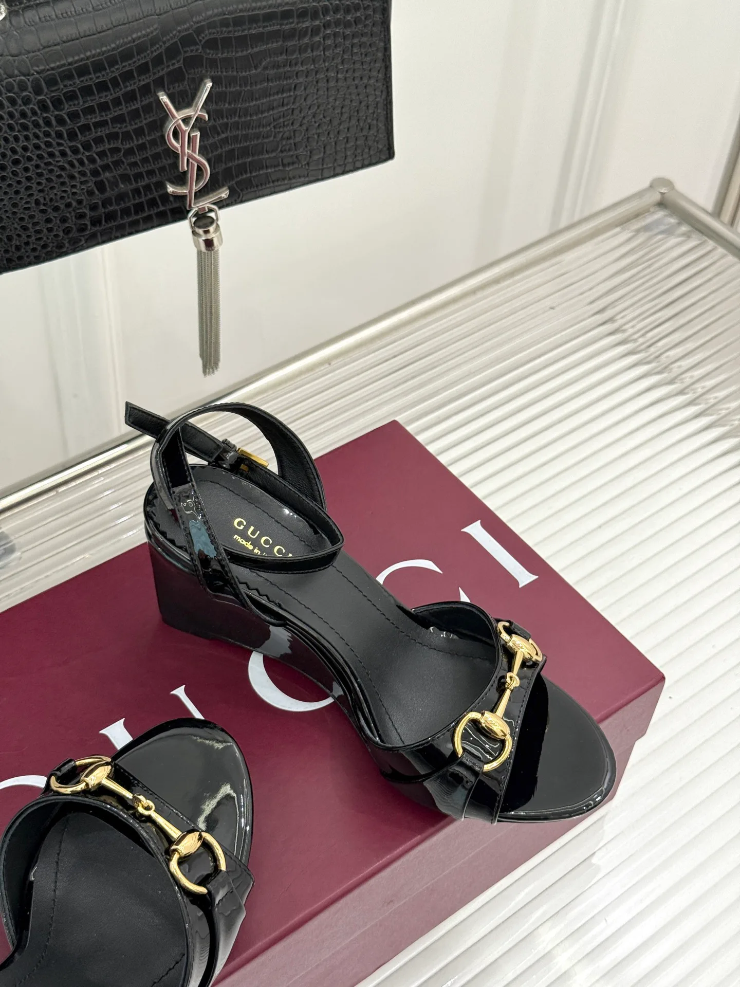Босоножки Женские Gucci 18034495