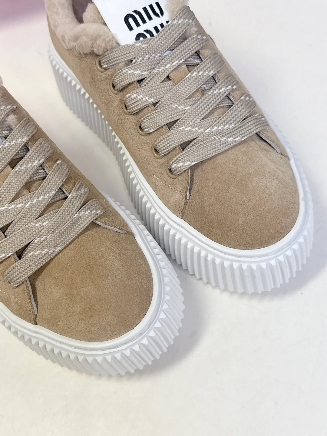 Кроссовки Женские Miu Miu 18693002