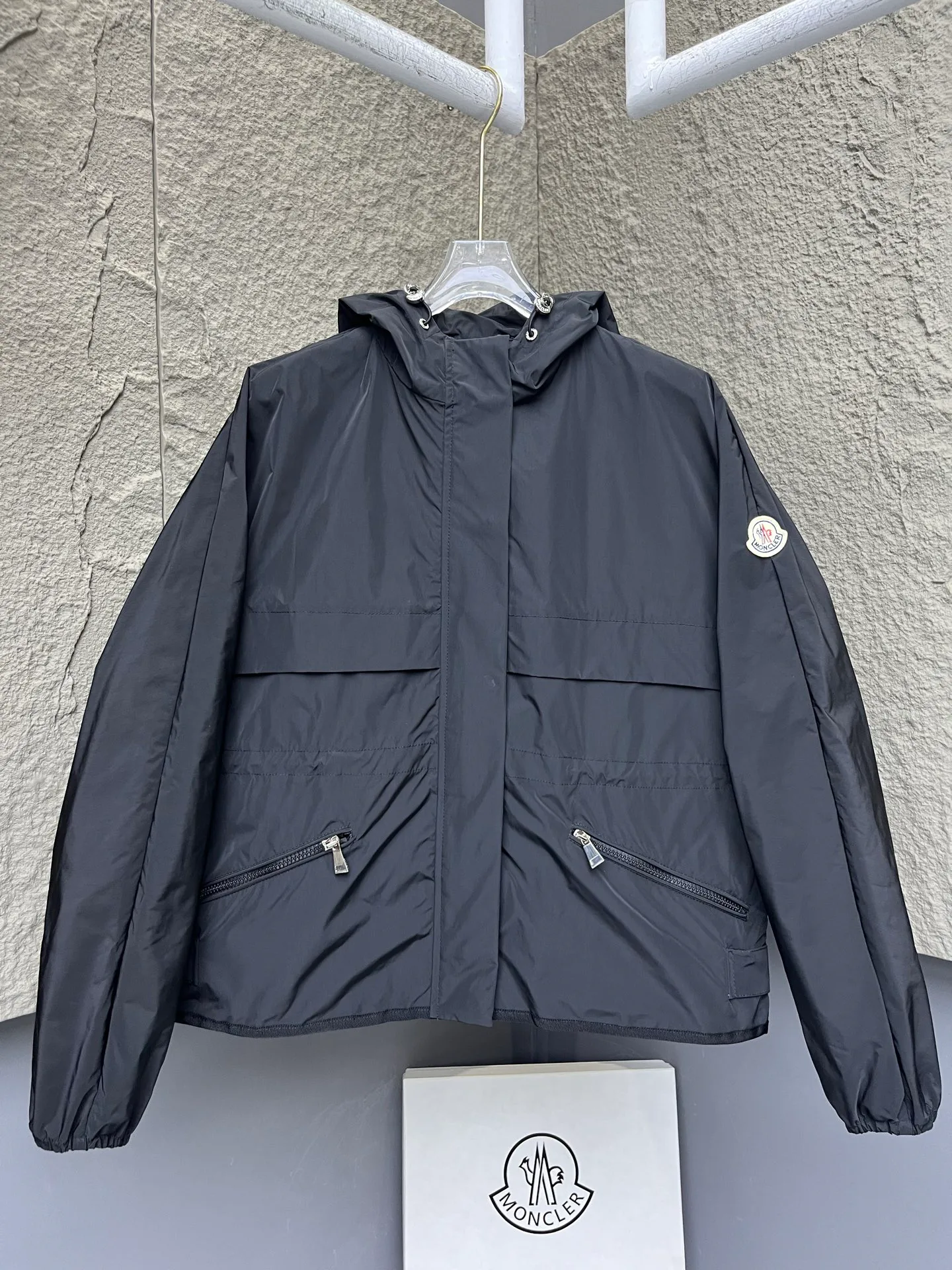 Куртки И Пуховики Женские Moncler 12097899