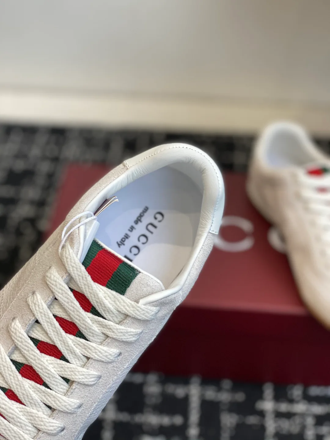 Кроссовки Женские Gucci 11373269