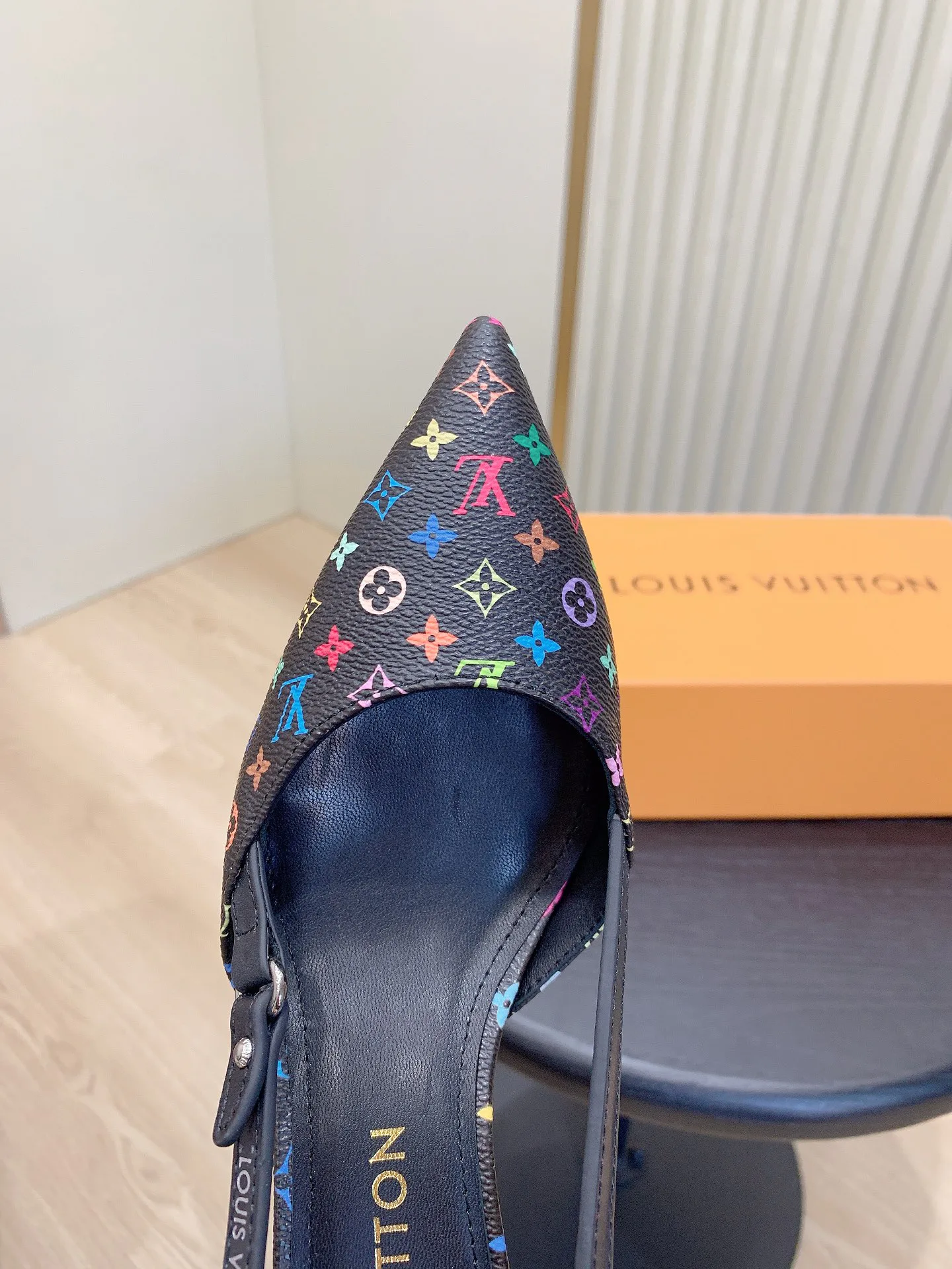 Туфли Женские Louis Vuitton 1834455