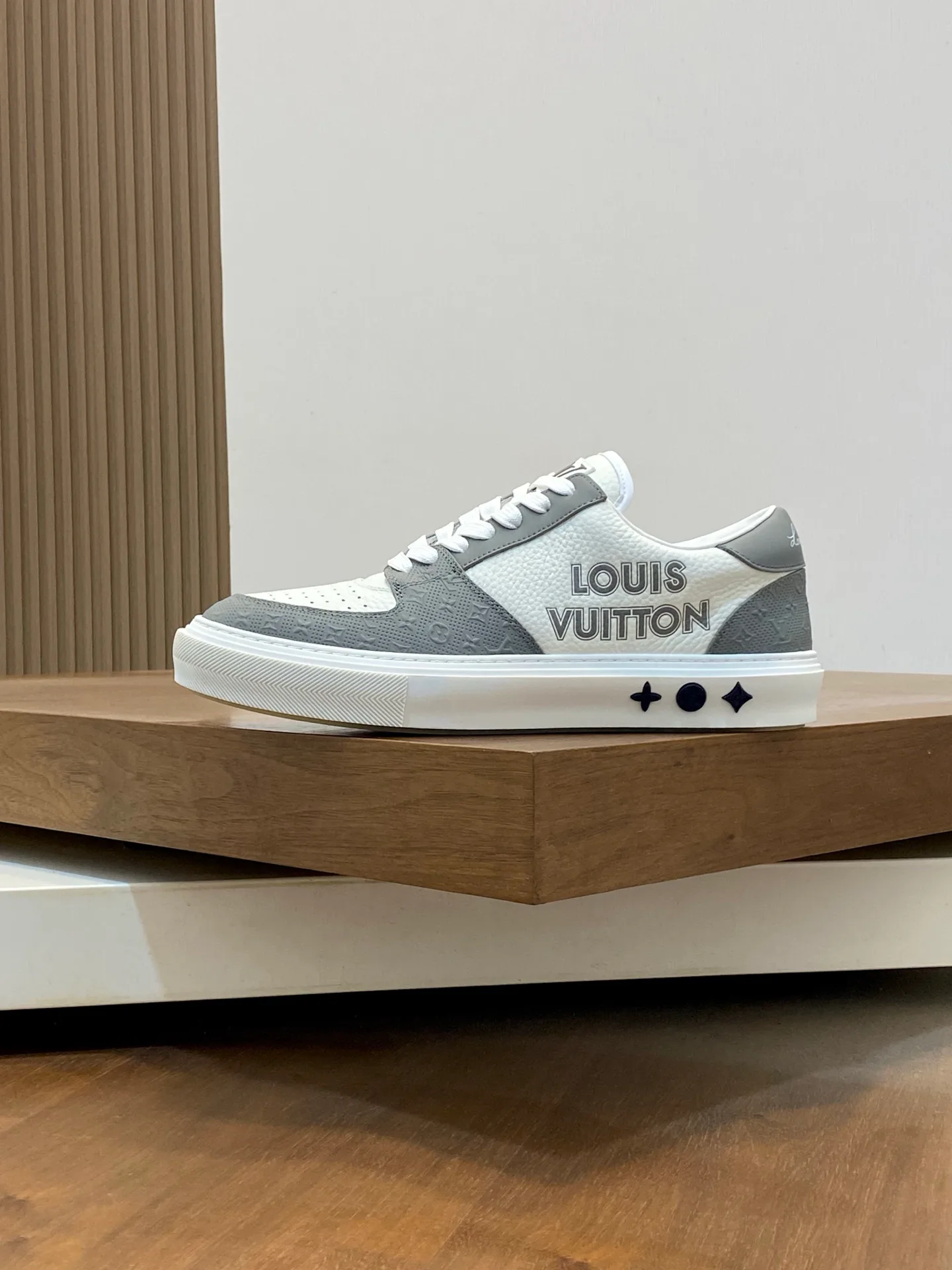 Кроссовки Мужские Louis Vuitton 13553768