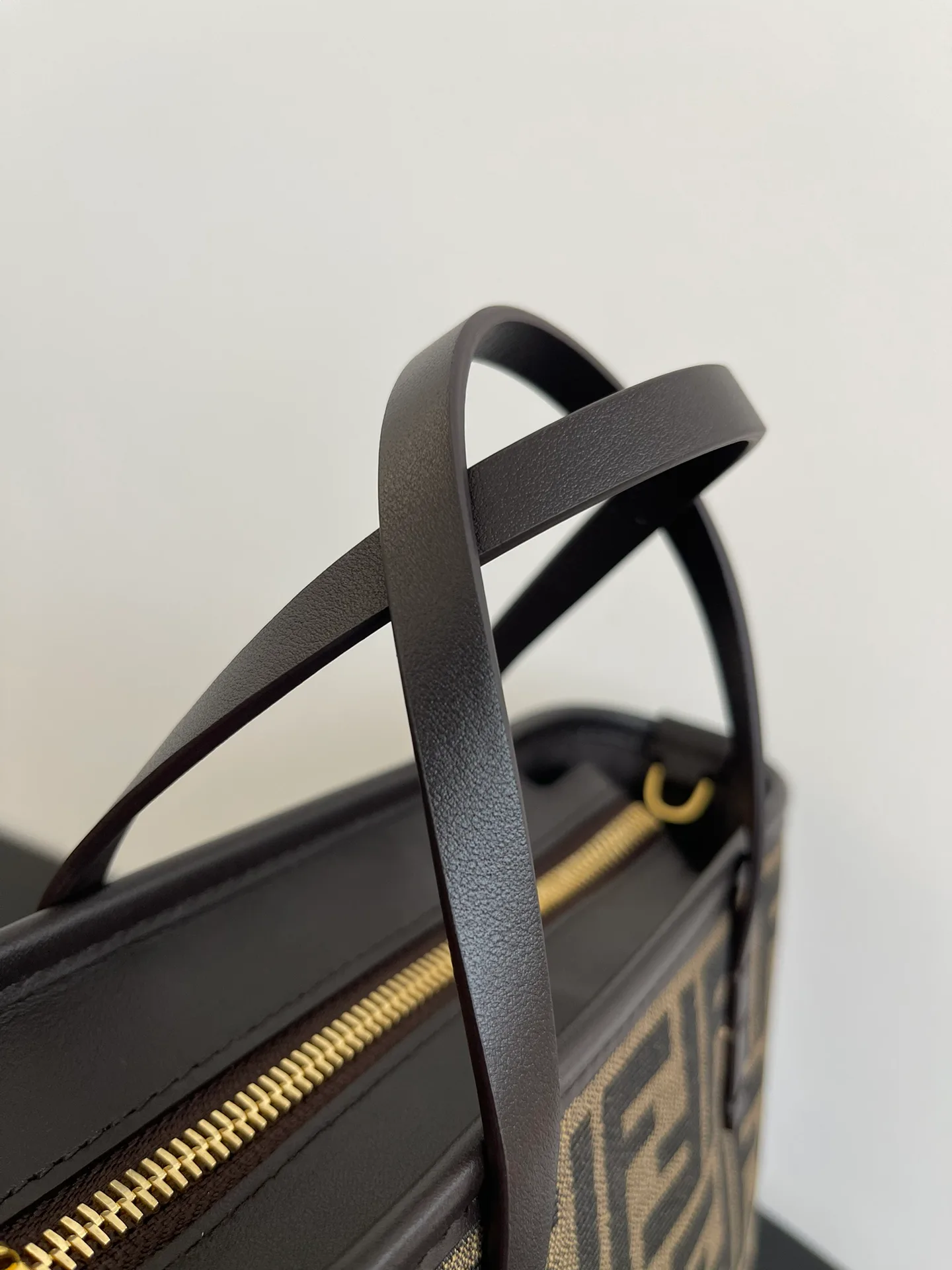 Классические Сумки Женские Fendi 10644795