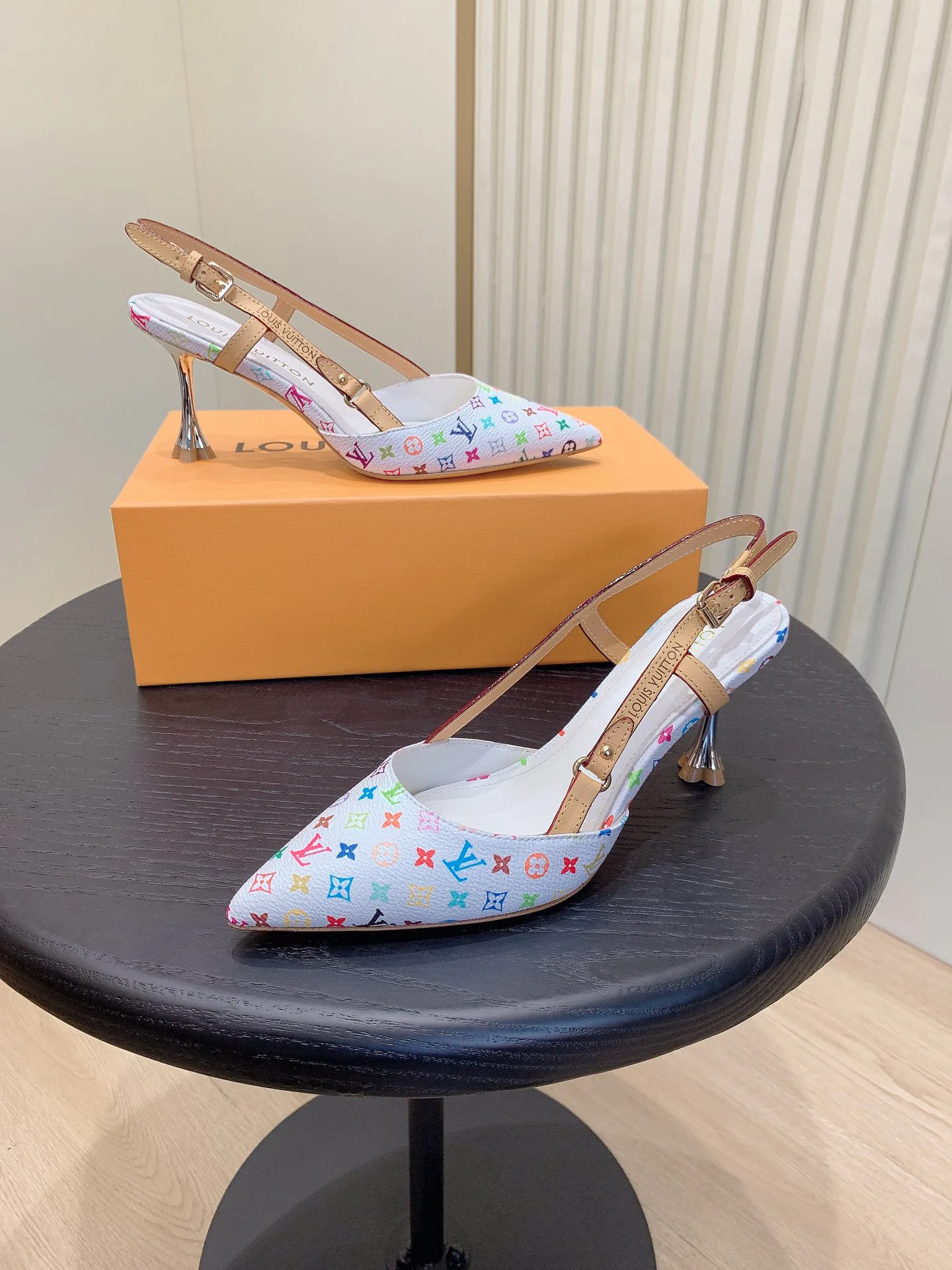 Туфли Женские Louis Vuitton 1834460