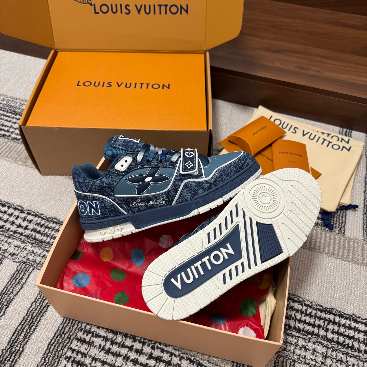 Кроссовки Женские Louis Vuitton 1483878