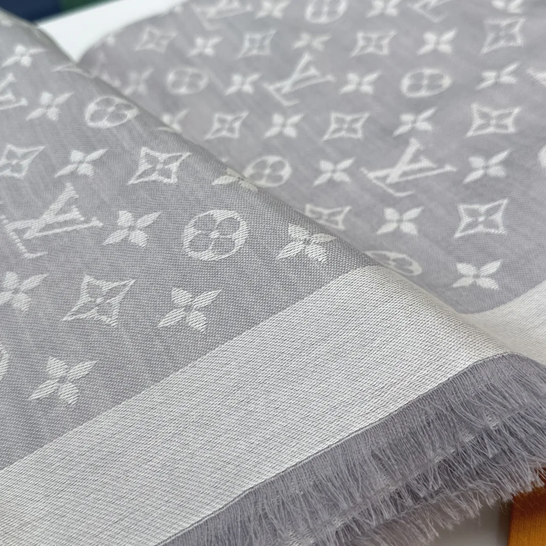 Шарфы Louis Vuitton 17973627