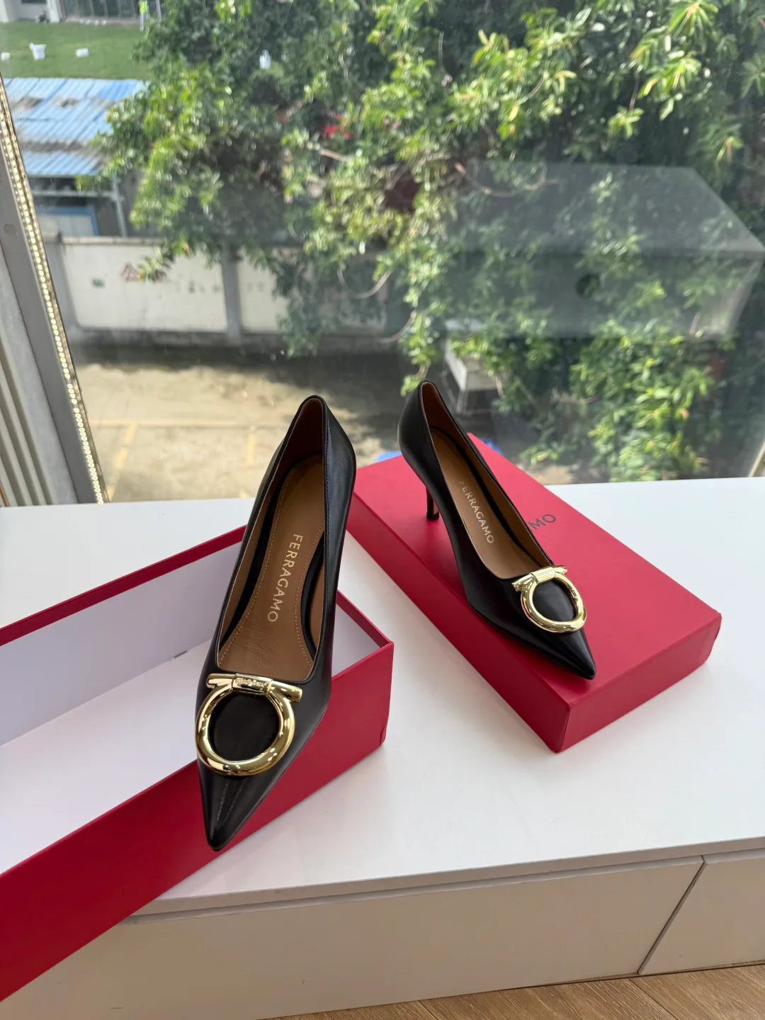 Туфли Женские Salvatore Ferragamo 18154498