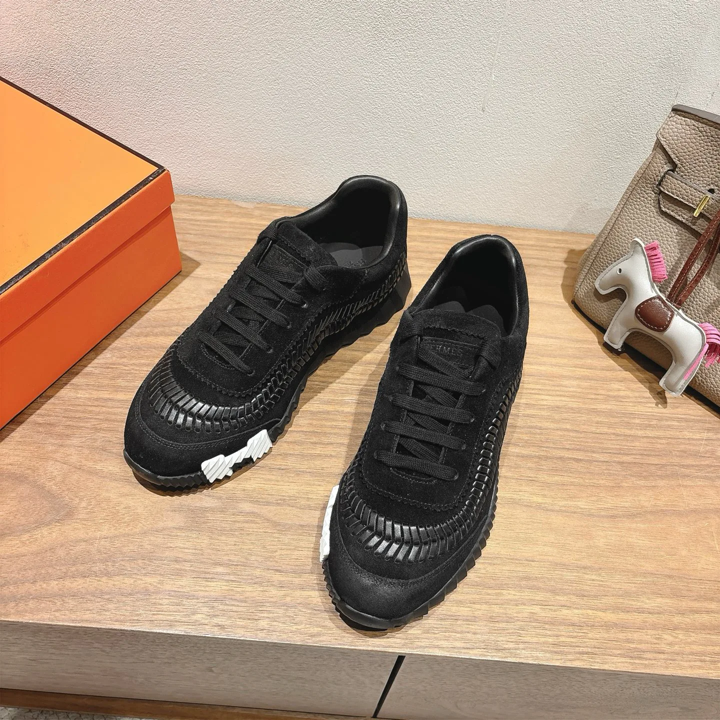 Кроссовки Женские Hermes 18729804