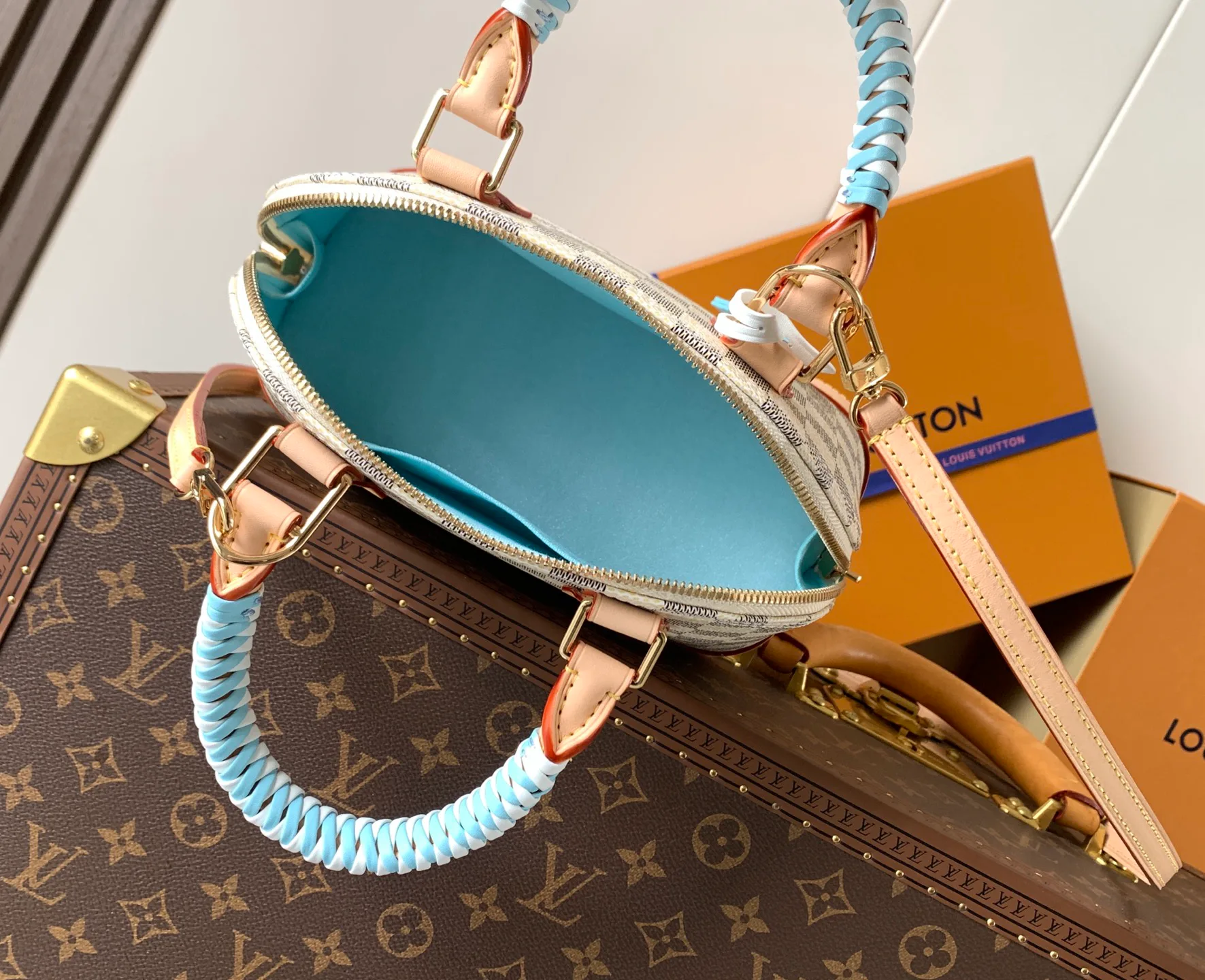 Классические Сумки Женские Louis Vuitton 16934197