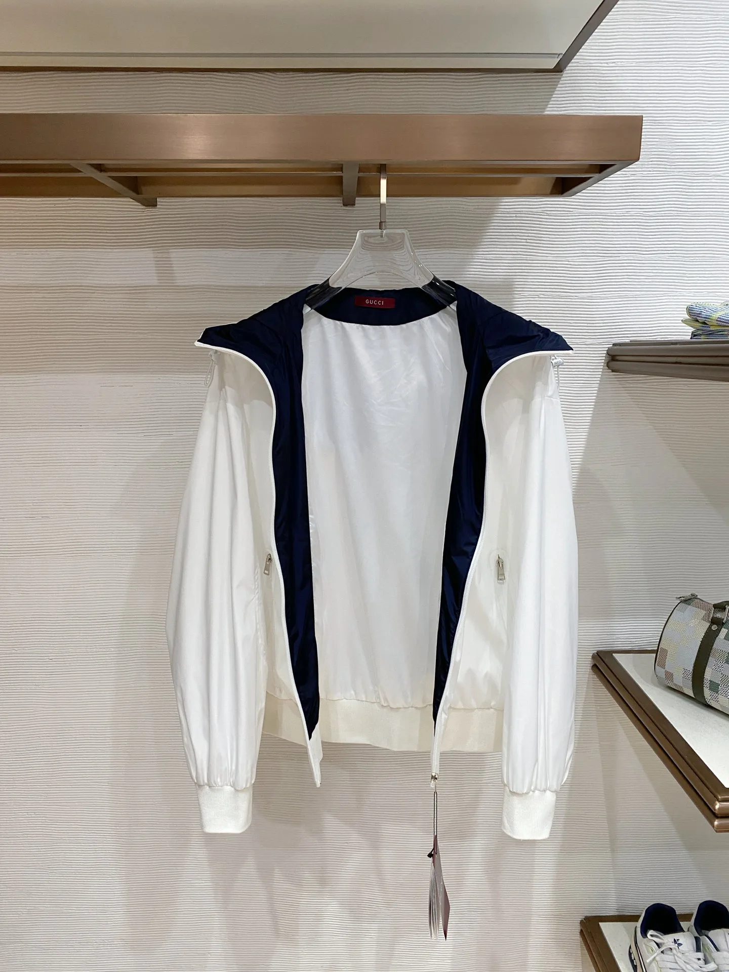 Куртки И Пуховики Мужские Gucci 10300302