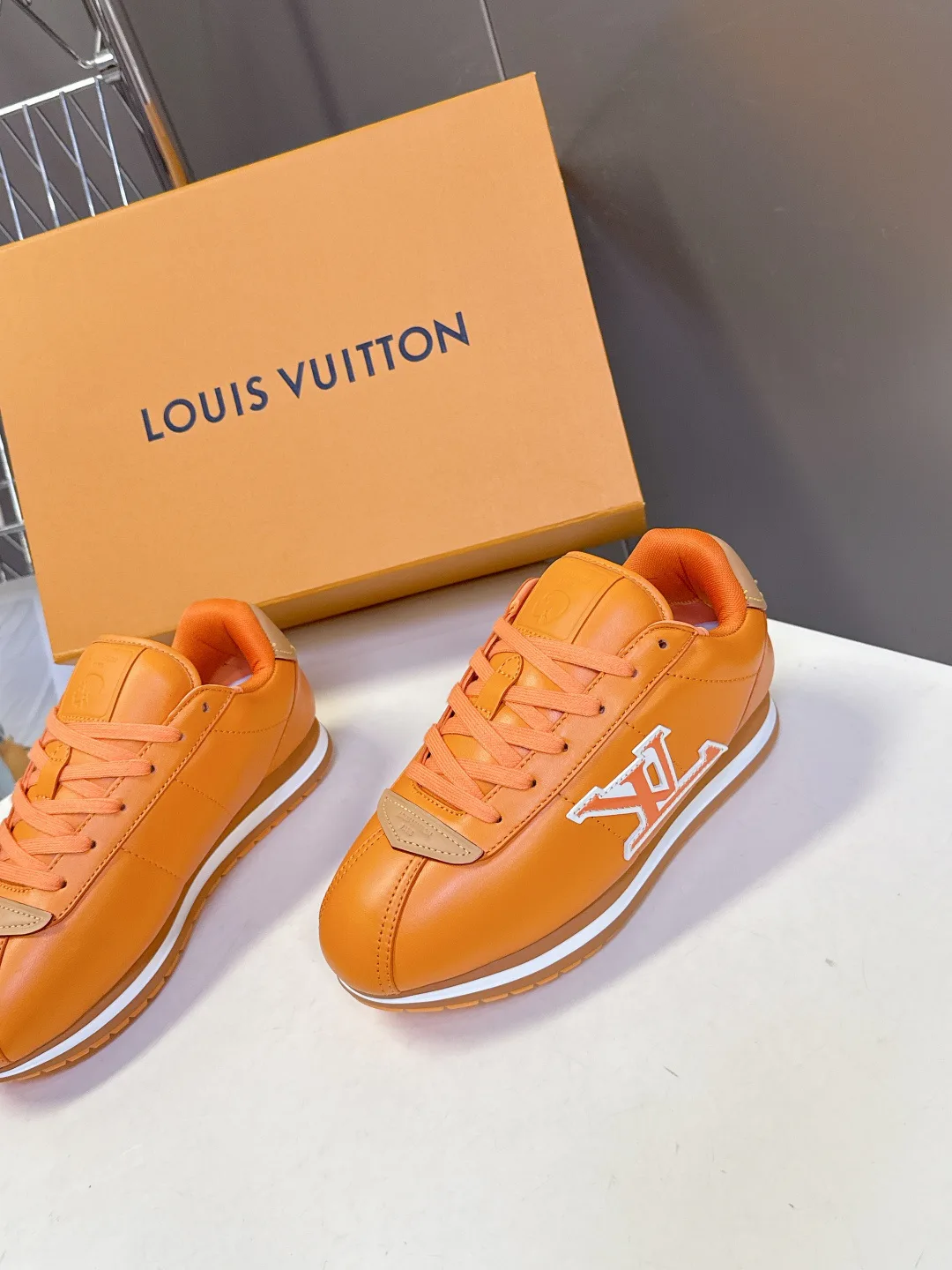 Кроссовки Женские Louis Vuitton 18005443