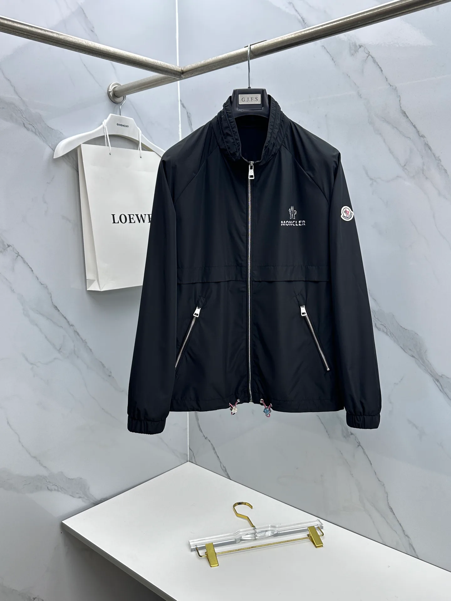 Куртки И Пуховики Мужские Moncler 2237379