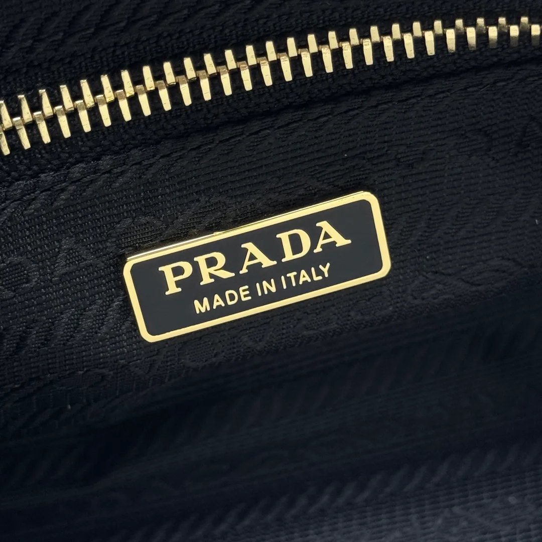 Классические Сумки Женские Prada 10446847
