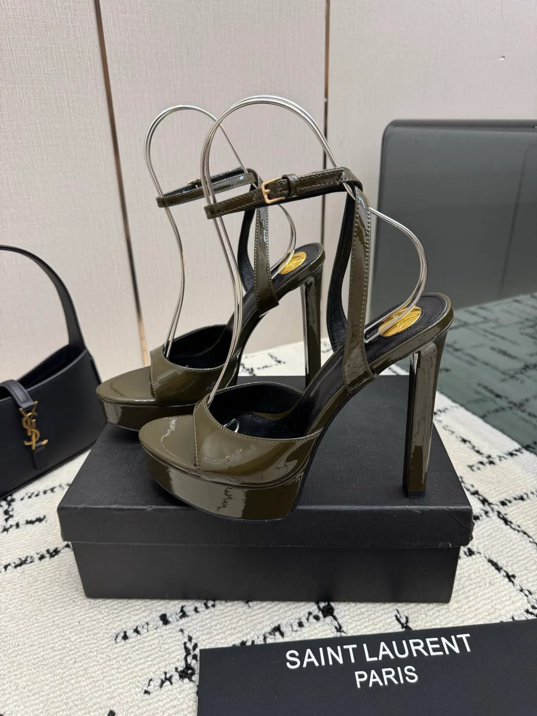 Босоножки Женские Saint Laurent 18049021