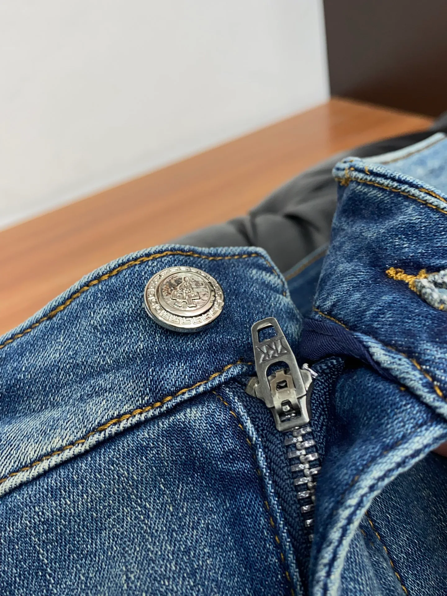 Джинсы Мужские Prada 11684055