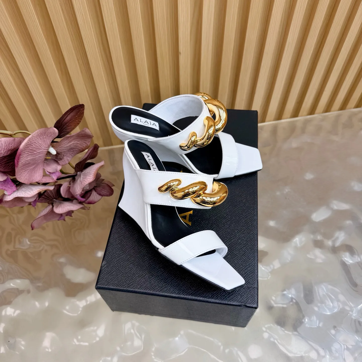 Босоножки Женские Alaia 11065099