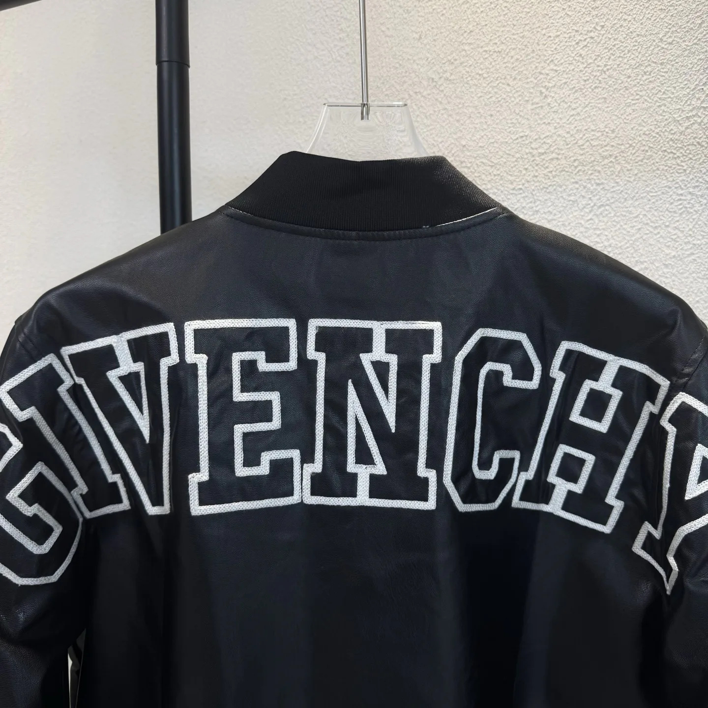 Куртки Женские Givenchy Куртки Женские Givenchy