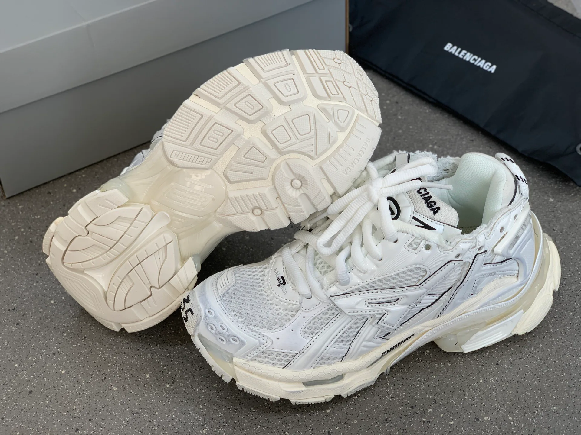 Кроссовки Женские Balenciaga 11568354