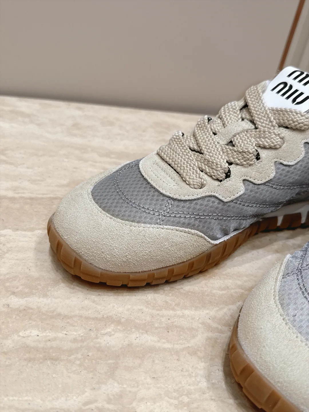 Кроссовки Женские Miu Miu 18025620