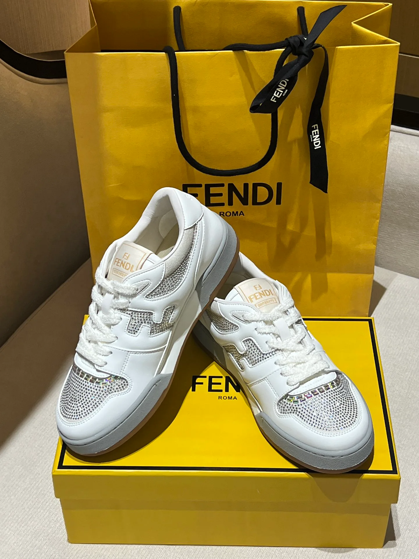 Кроссовки Женские Fendi 4069