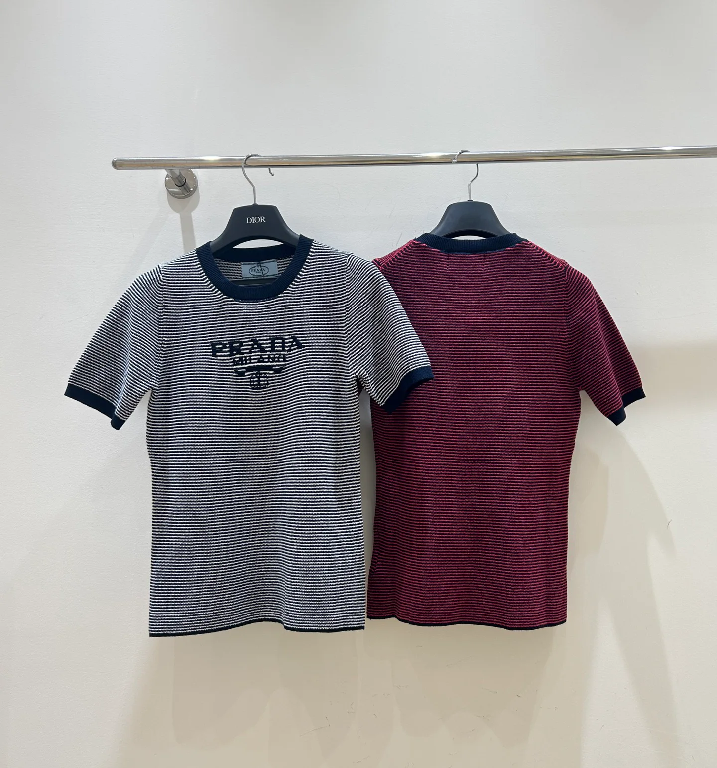 Футболки Женские Prada 17660685