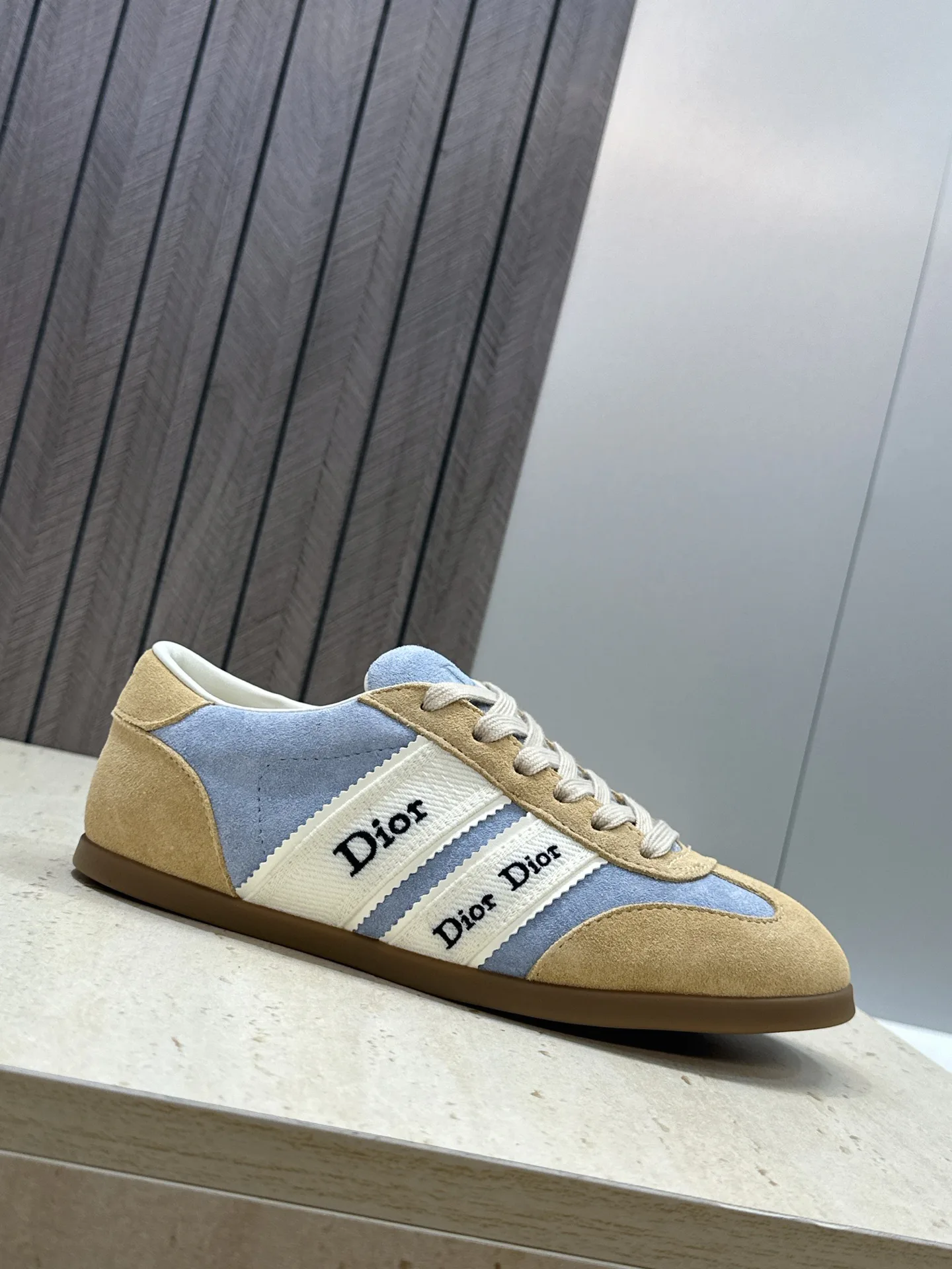 Кроссовки Женские Christian Dior 17612349