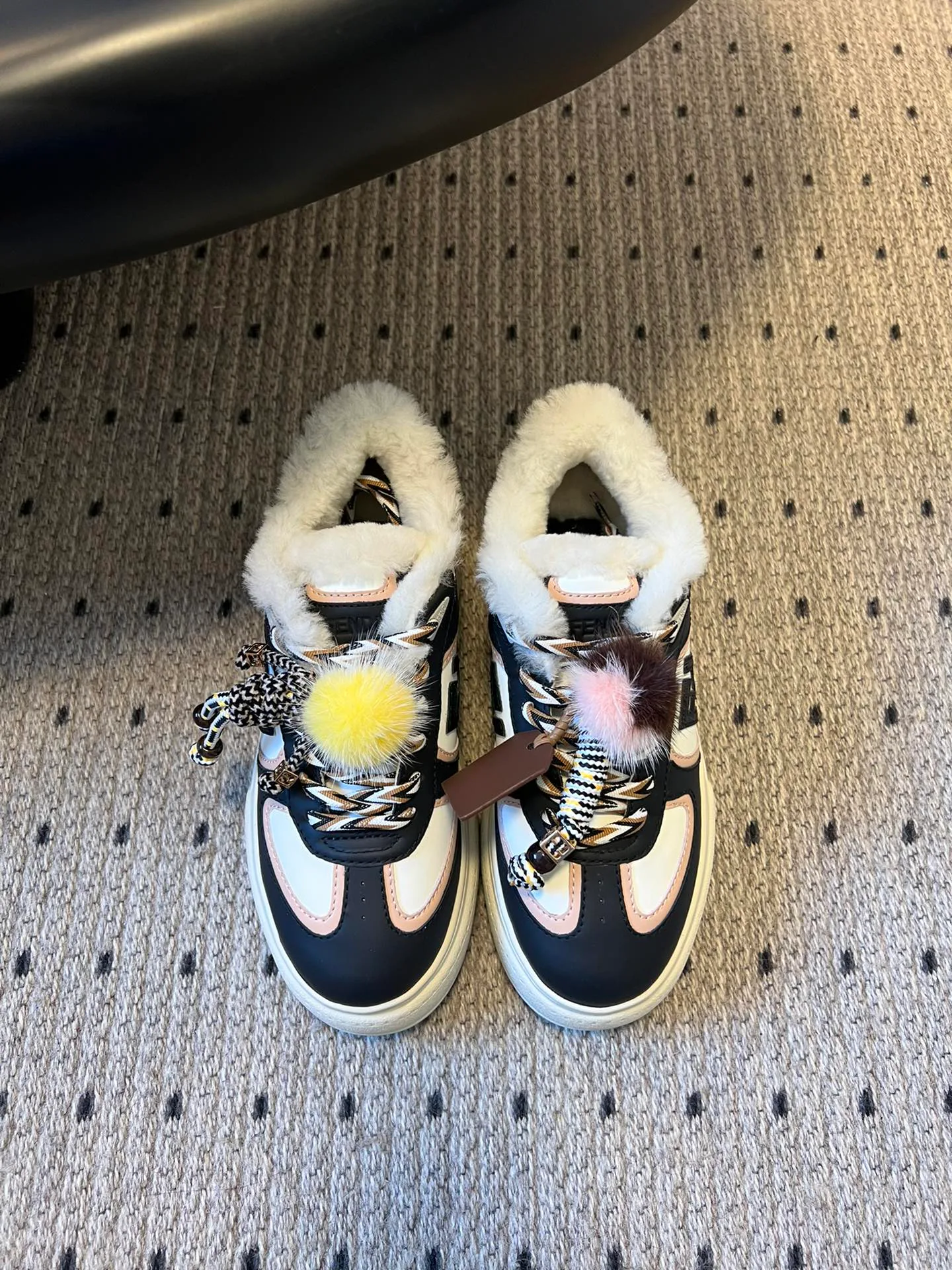 Кроссовки Женские Fendi 927557