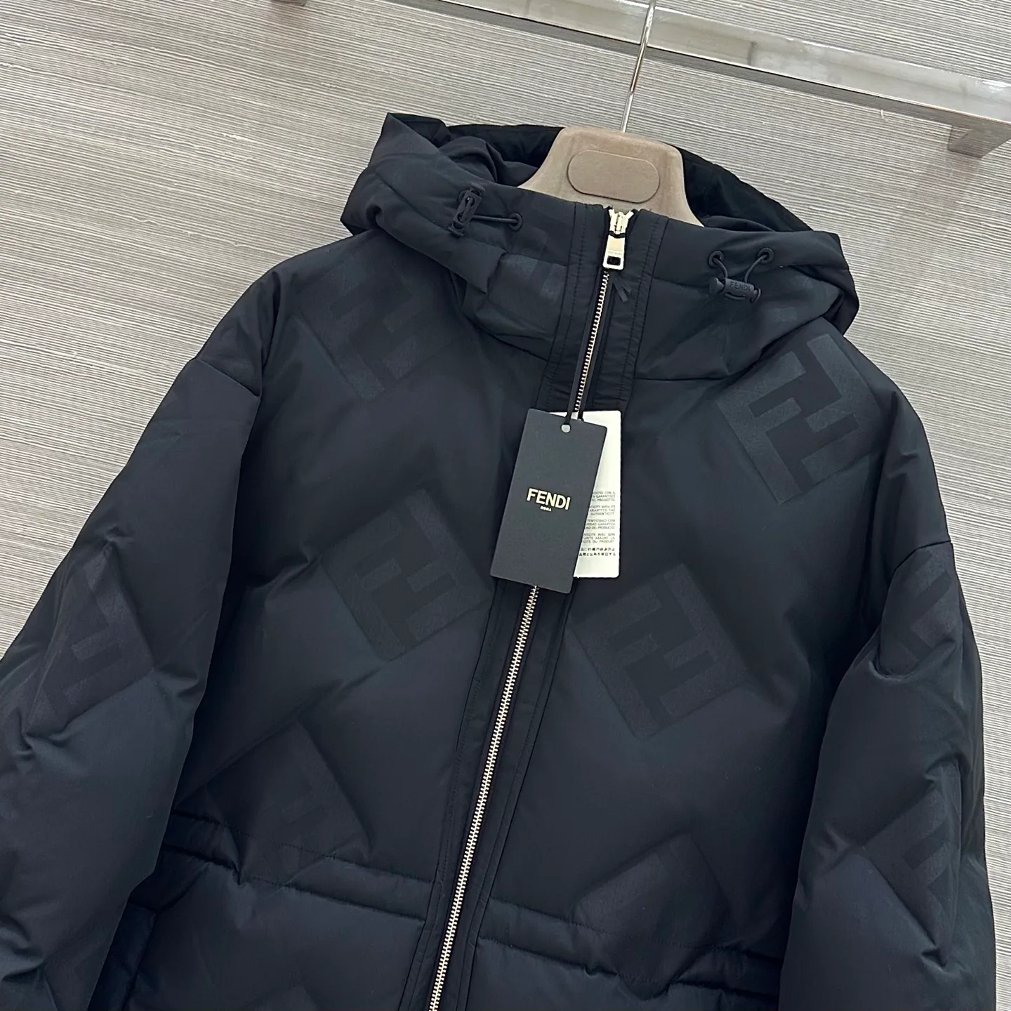 Куртки И Пуховики Женские Fendi 18250115