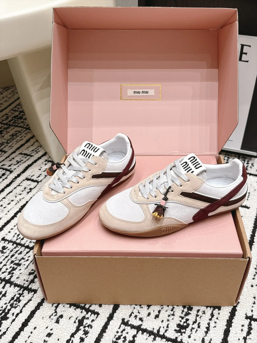 Кроссовки Женские Miu Miu 18490656