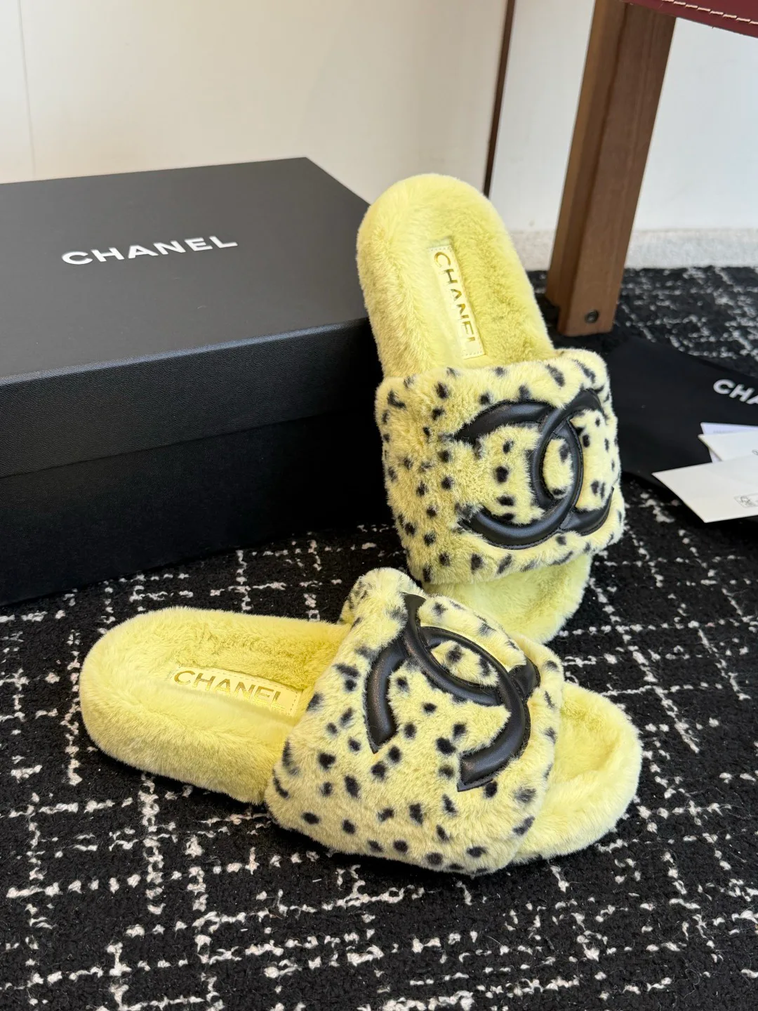 Тапочки Женские Chanel 18053855
