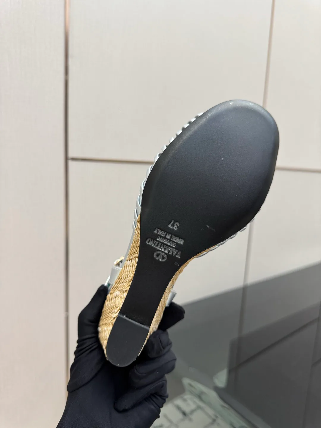 Босоножки Женские Valentino 18048999