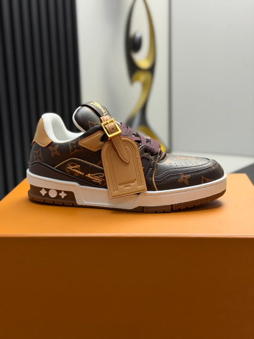Кроссовки Женские Louis Vuitton 18011586