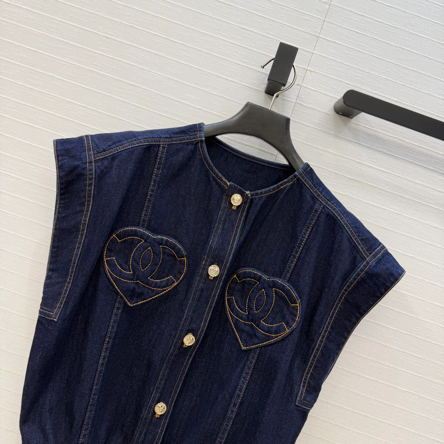 Жилеты Женские Chanel 11888152