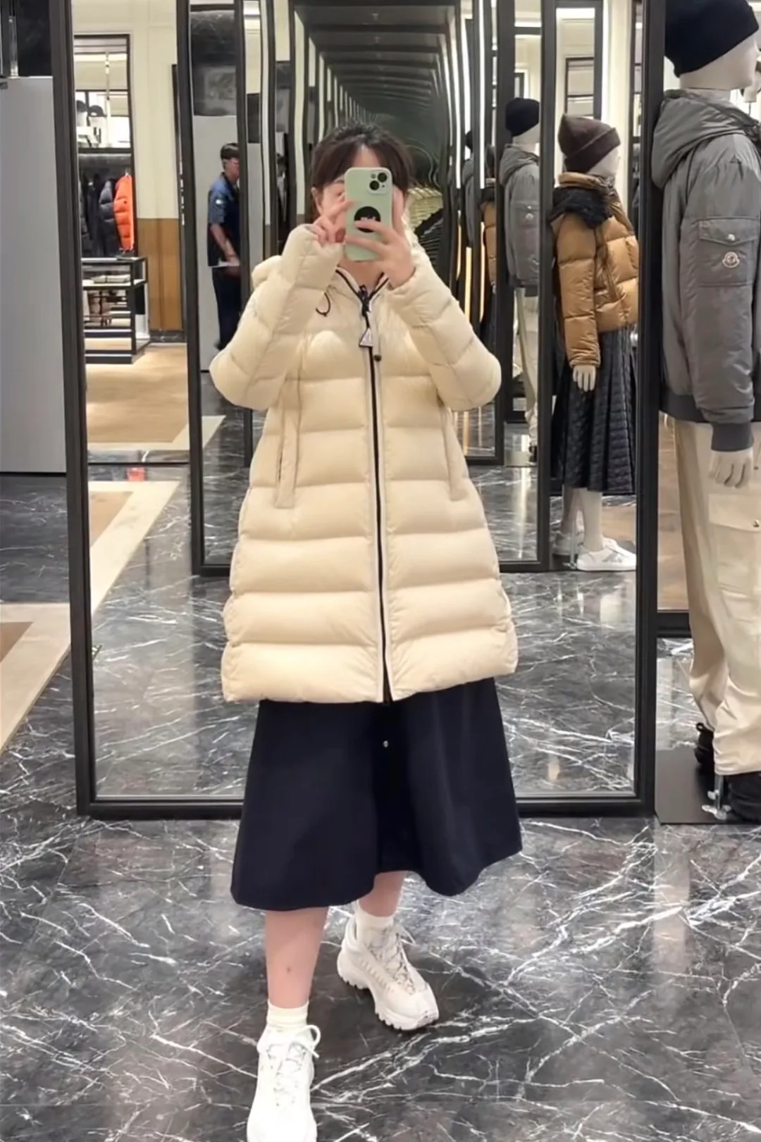 Куртки И Пуховики Женские Moncler 18725337