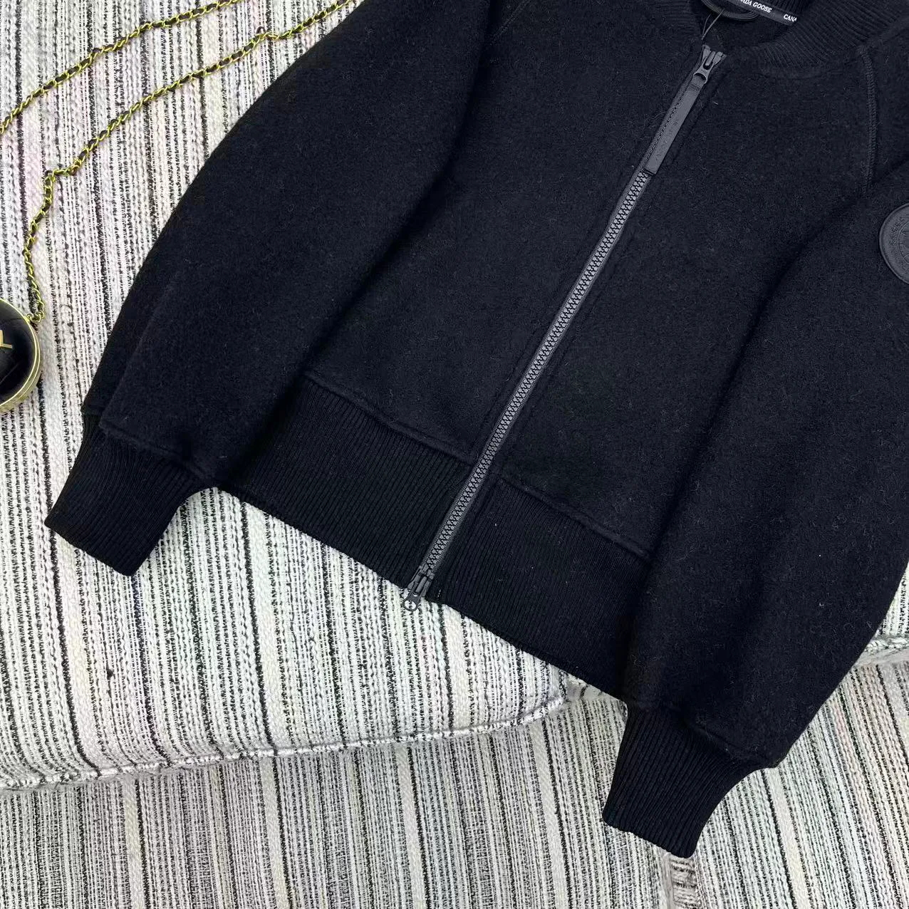 Куртки И Пуховики Женские Canada Goose 611656