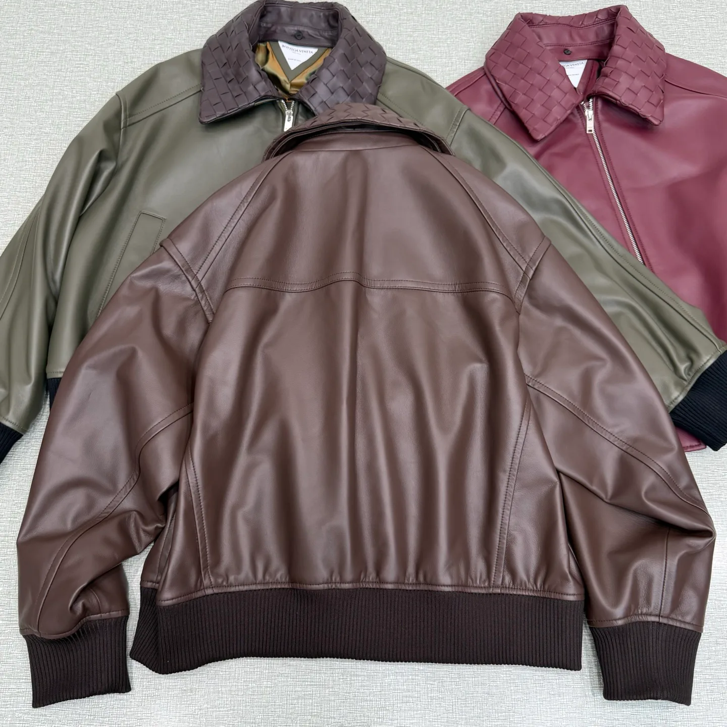 Кожаные Куртки И Дублёнки Женские Bottega Veneta 17408438
