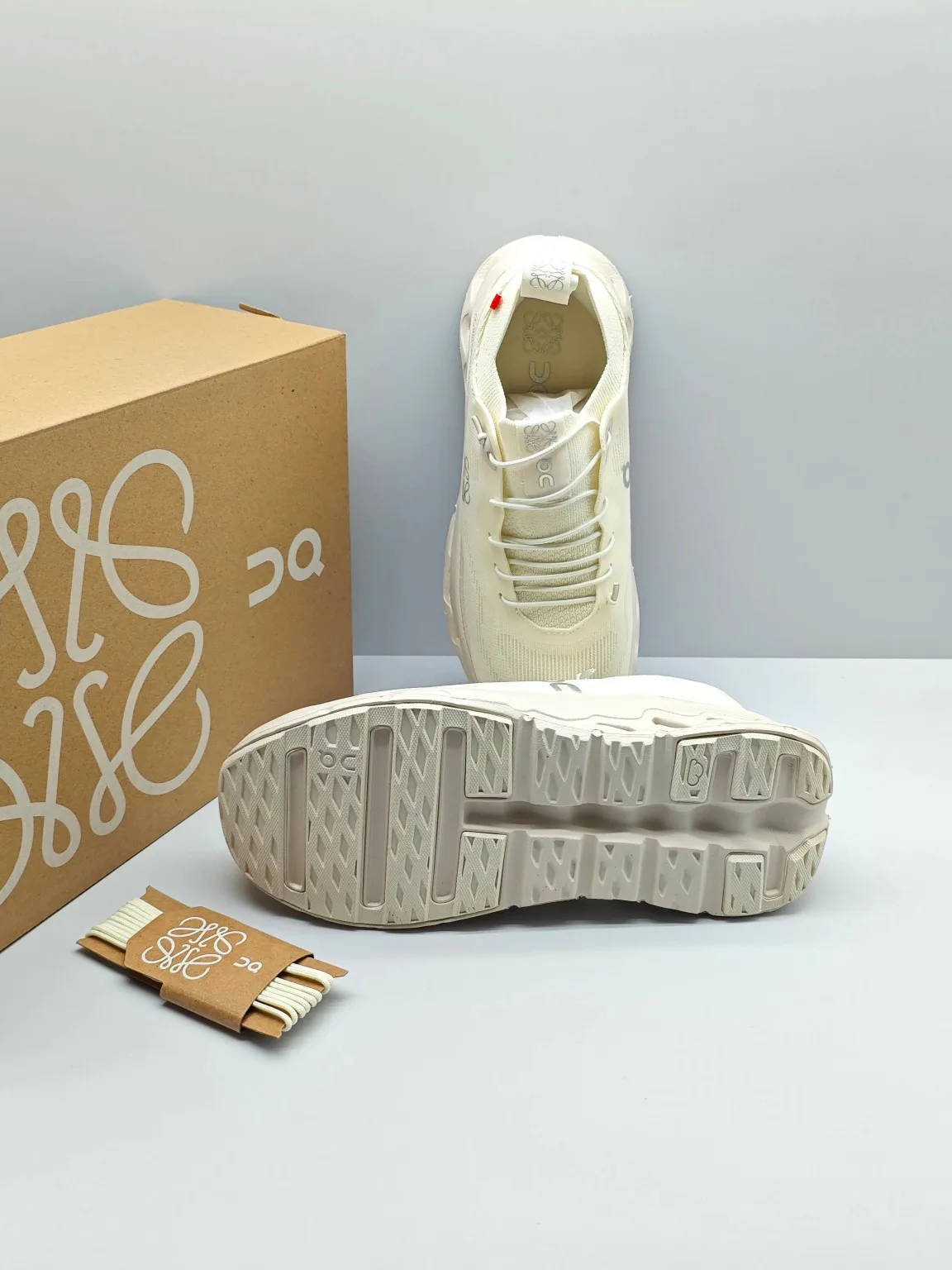 Кроссовки Женские Loewe 13193979