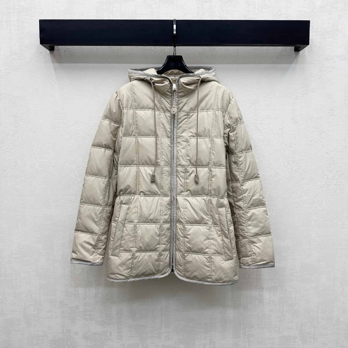 Куртки И Пуховики Женские Moncler 18555768