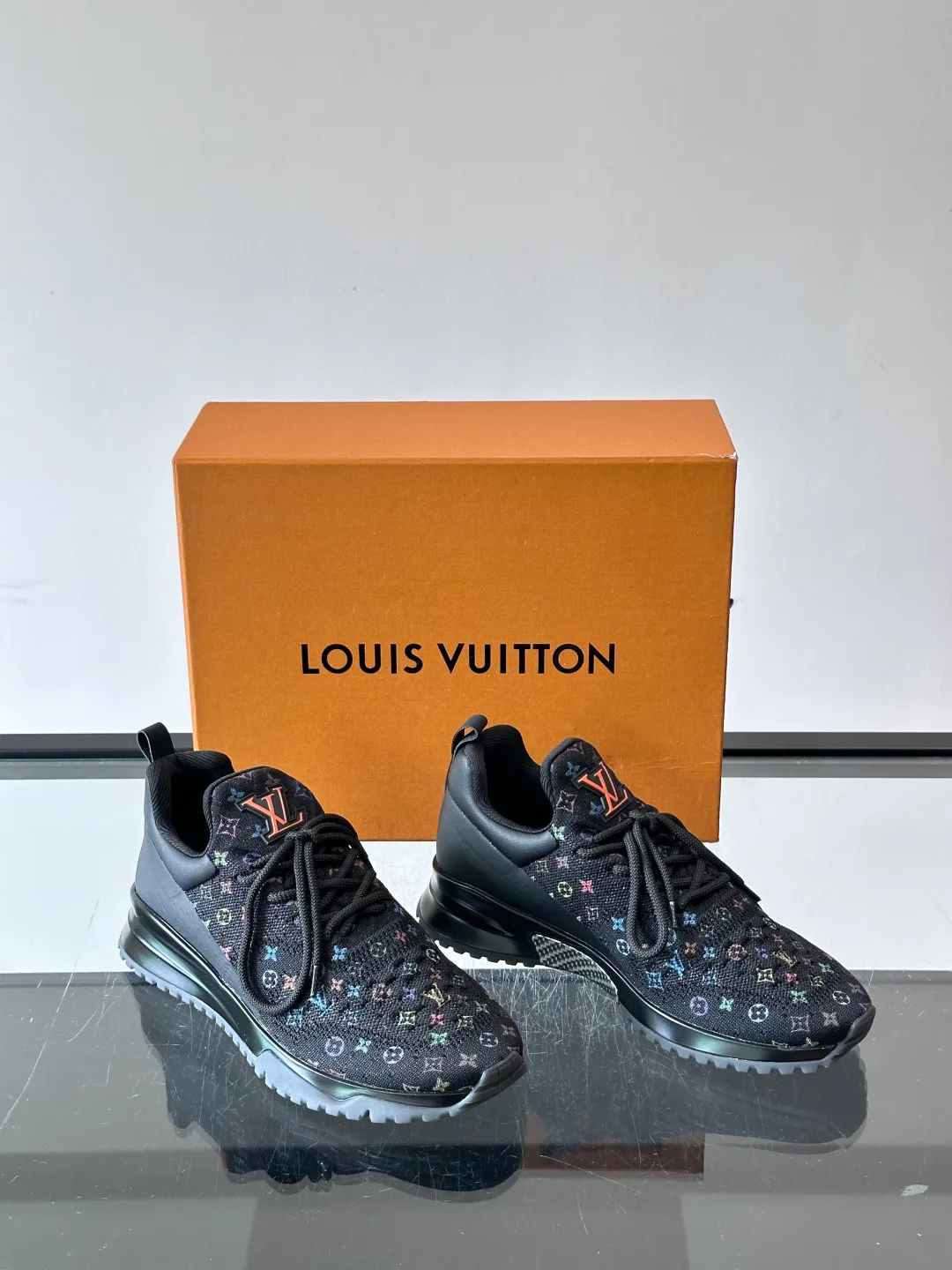Кроссовки Мужские Louis Vuitton 17588577