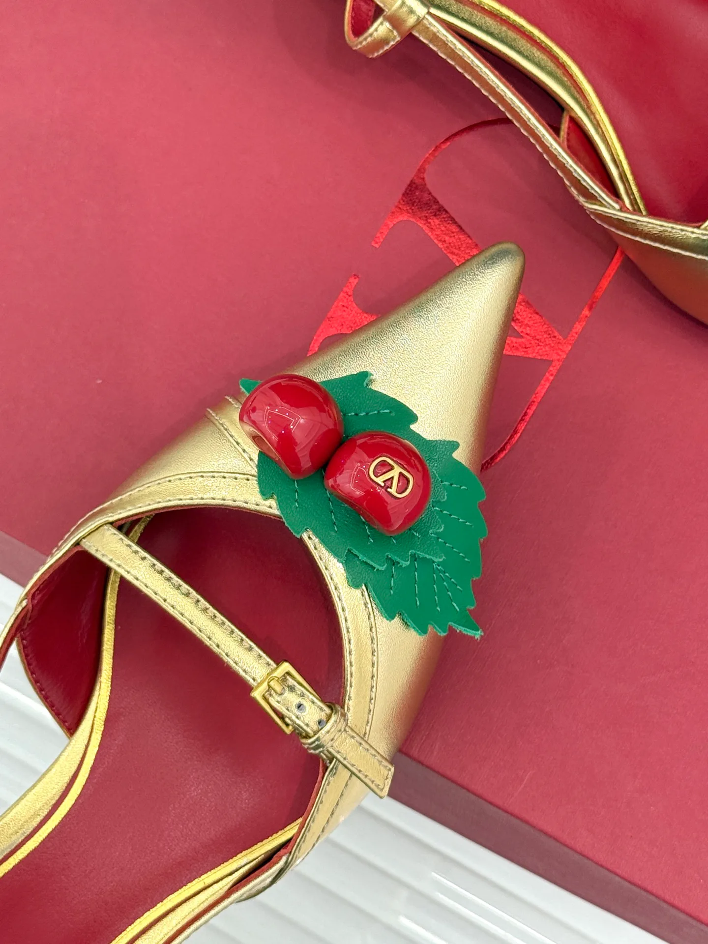 Босоножки Женские Valentino 16973356