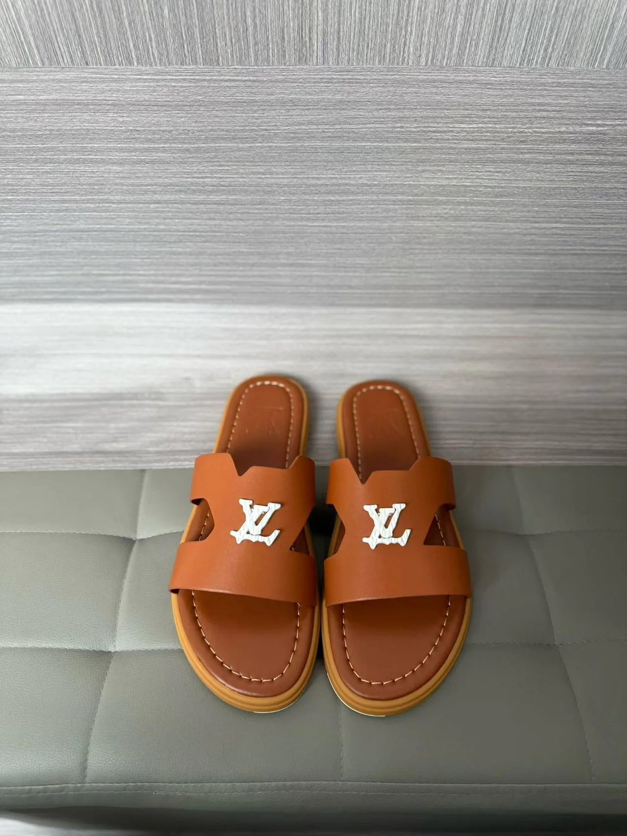 Шлепанцы Женские Louis Vuitton 829505