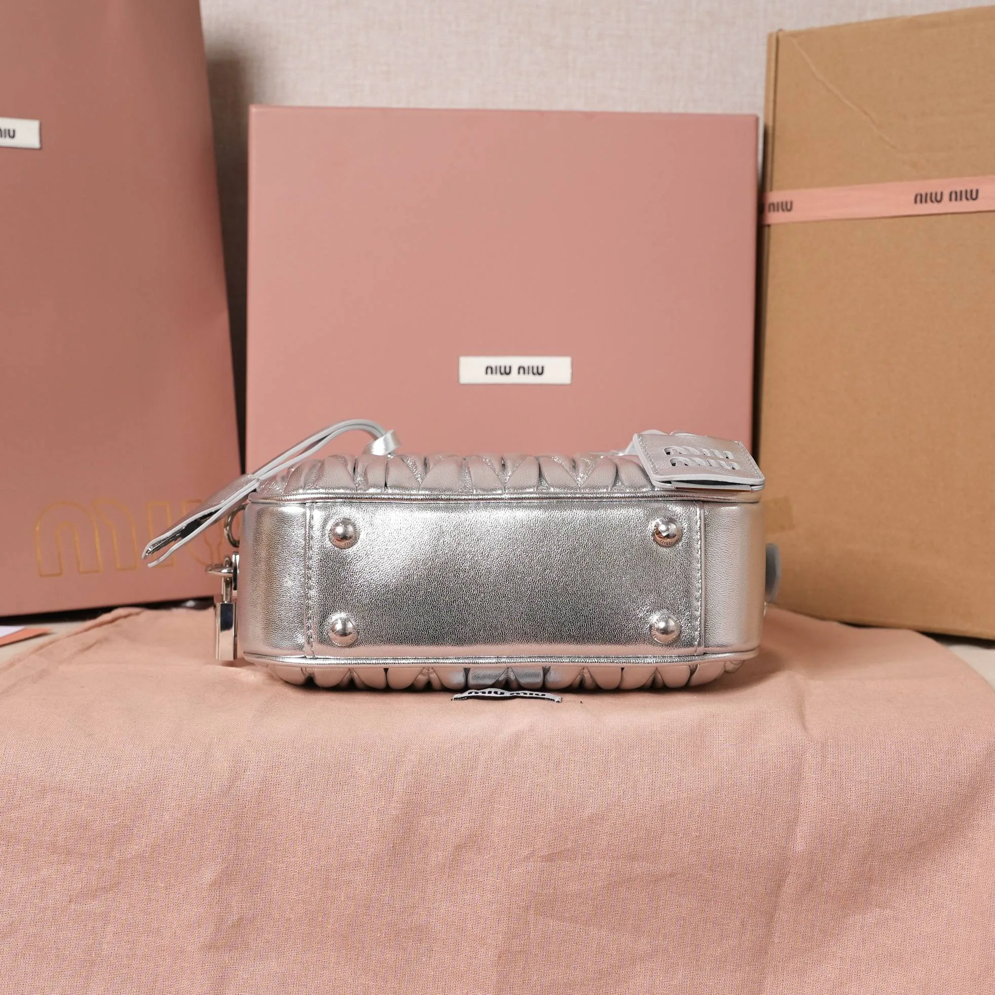 Классические Сумки Женские Miu Miu 11402743