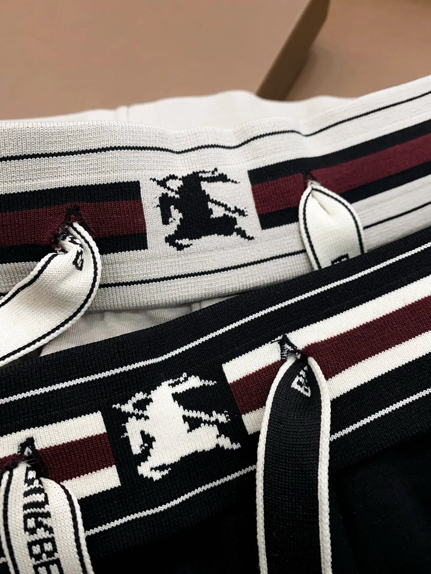 Брюки Мужские Burberry 13441680